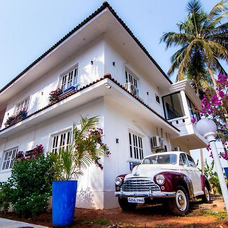 White House In Goa, Truly Amazing Experience Bed & Breakfast Saligao Exterior photo