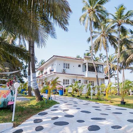 White House In Goa, Truly Amazing Experience Bed & Breakfast Saligao Exterior photo