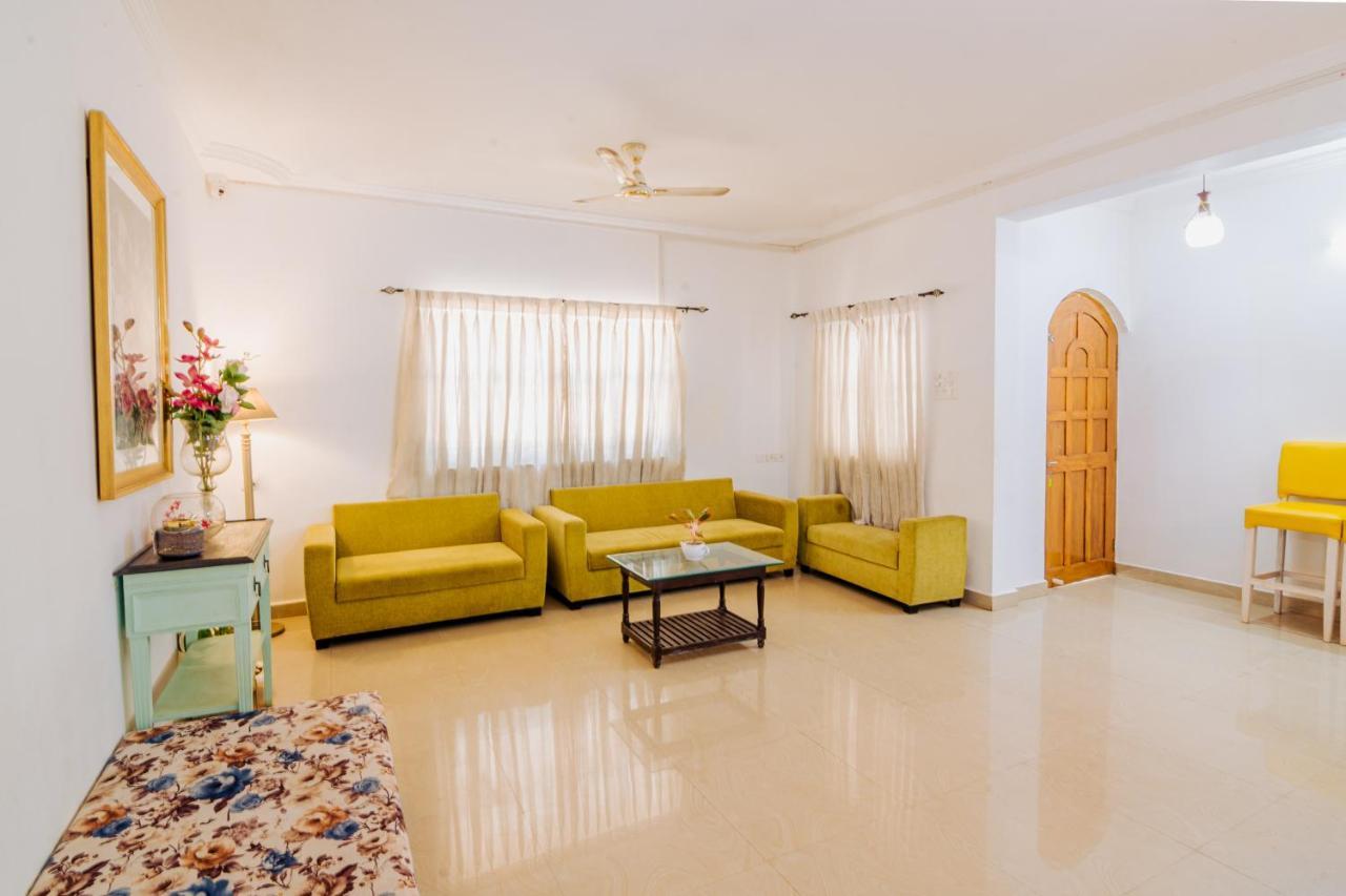 White House In Goa, Truly Amazing Experience Bed & Breakfast Saligao Exterior photo