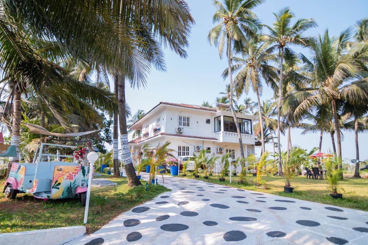 White House In Goa, Truly Amazing Experience Bed & Breakfast Saligao Exterior photo