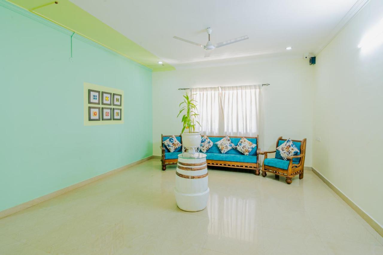 White House In Goa, Truly Amazing Experience Bed & Breakfast Saligao Exterior photo