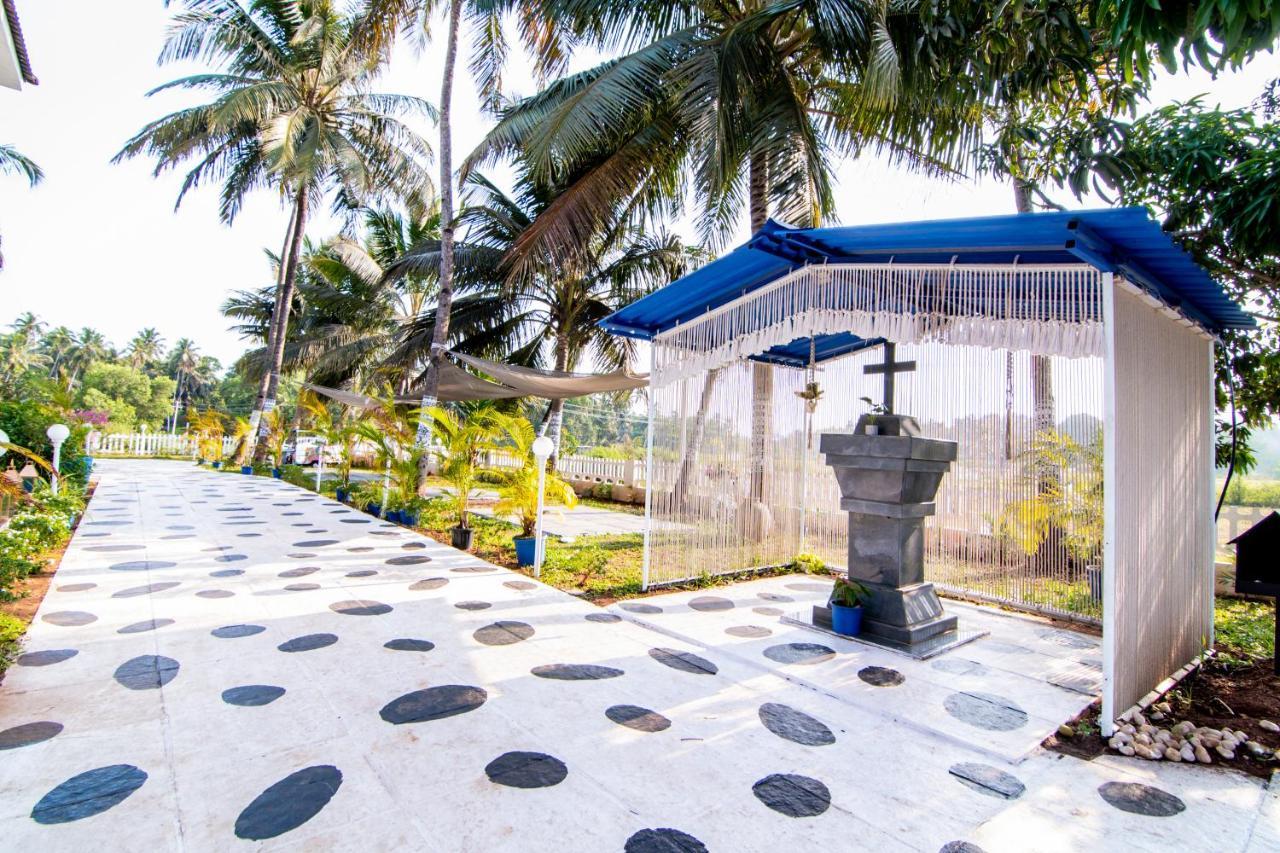 White House In Goa, Truly Amazing Experience Bed & Breakfast Saligao Exterior photo