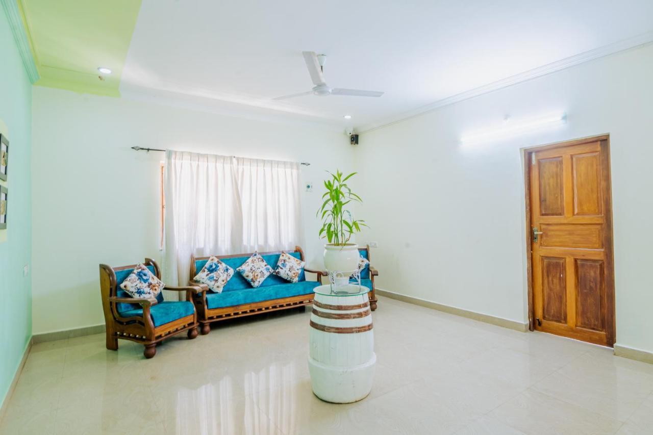 White House In Goa, Truly Amazing Experience Bed & Breakfast Saligao Exterior photo